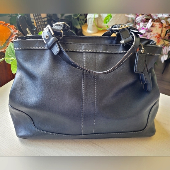 Coach Handbags - Coach Black Leather Shouder/Hobo Bag